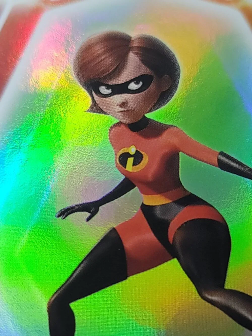 Mrs Incredible Topps 2026 Disney Neon Holo Parallel Refractor Limited 105/199 - Picture 3 of 4